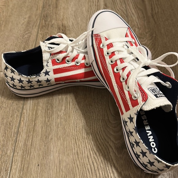 Converse - Picture 2 of 5